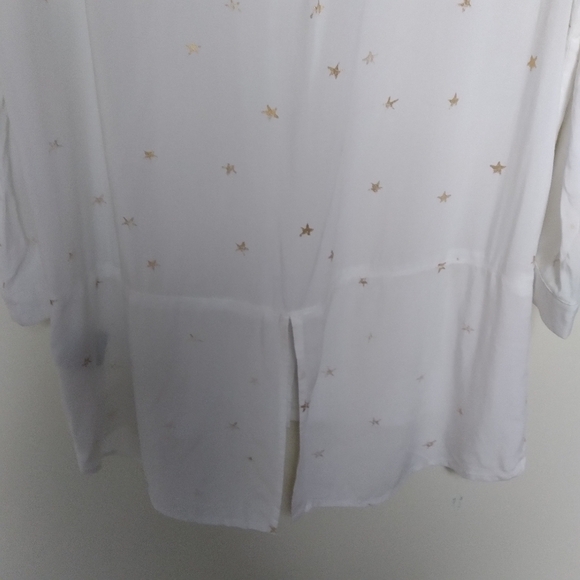 Nanette Lepore Star Print Split Tail Button Front Top Size Medium - Picture 3 of 11
